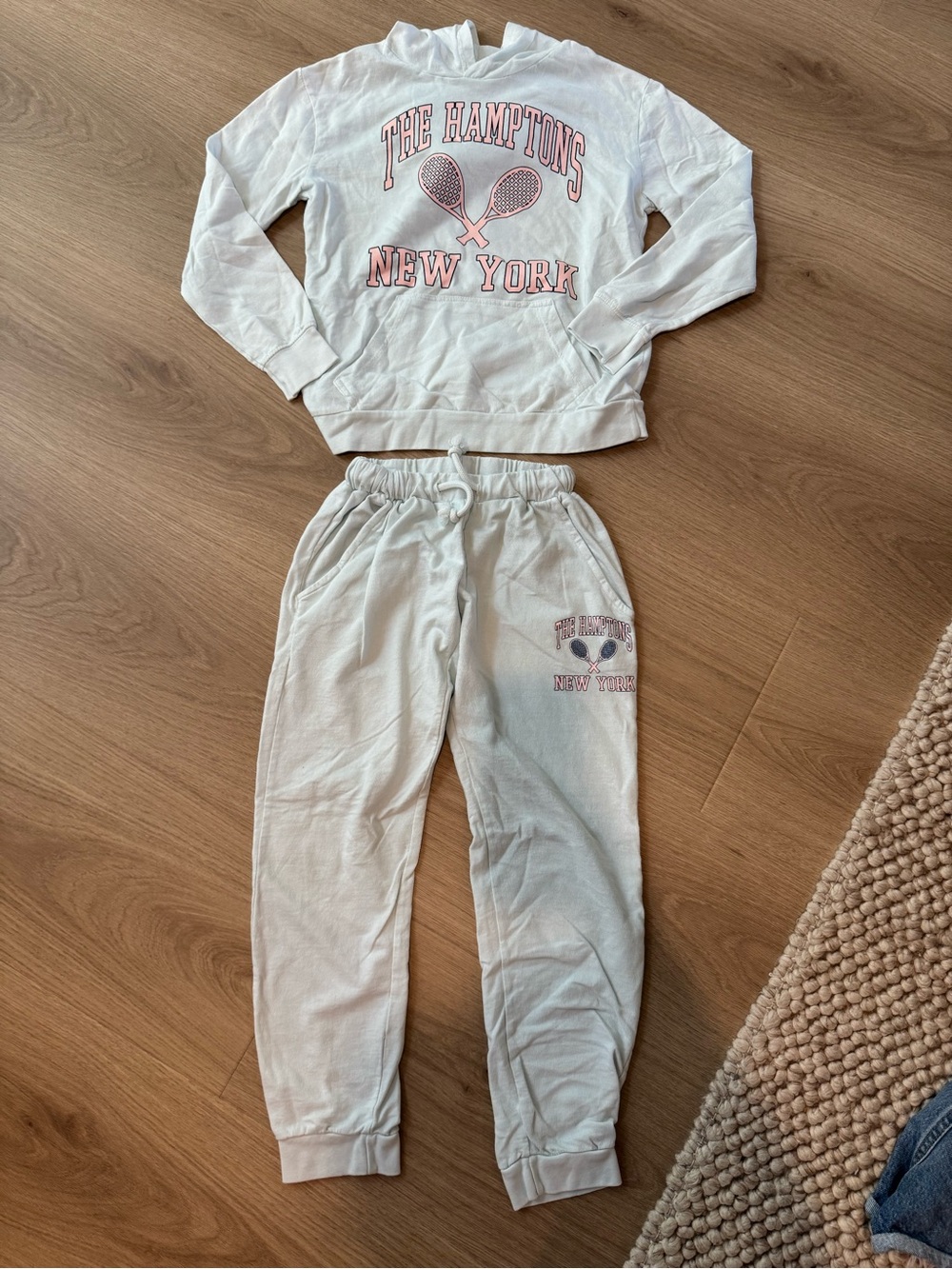 The Hamptons New York White Sweatsuit Set Vintage Havana